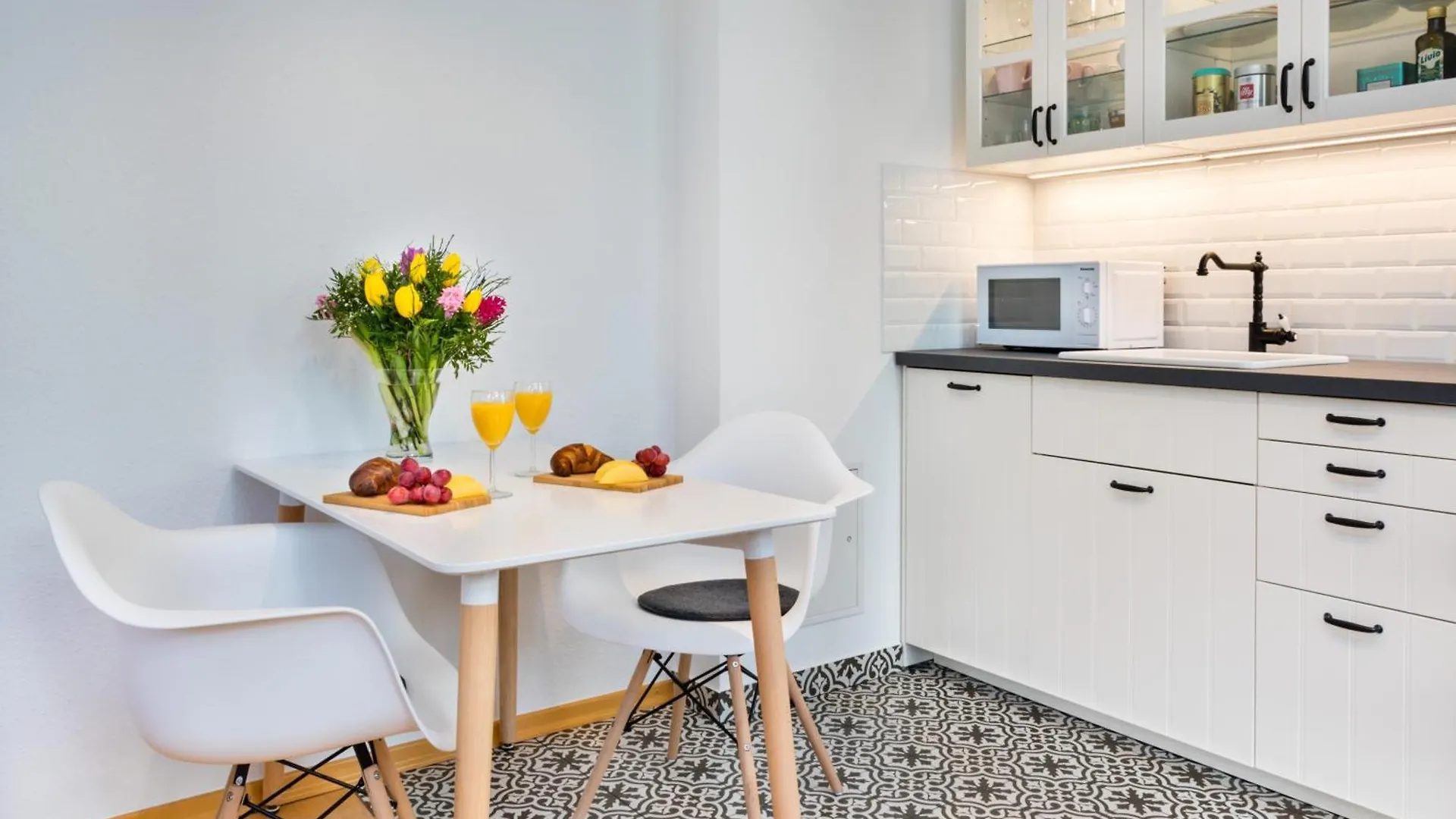 Thezion, Lovely 1 Bedroom Up To 3 Berlin