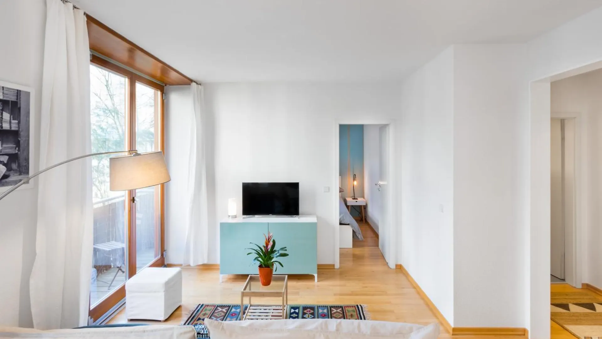 Apartment Thezion, Lovely 1 Bedroom Up To 3 Berlin