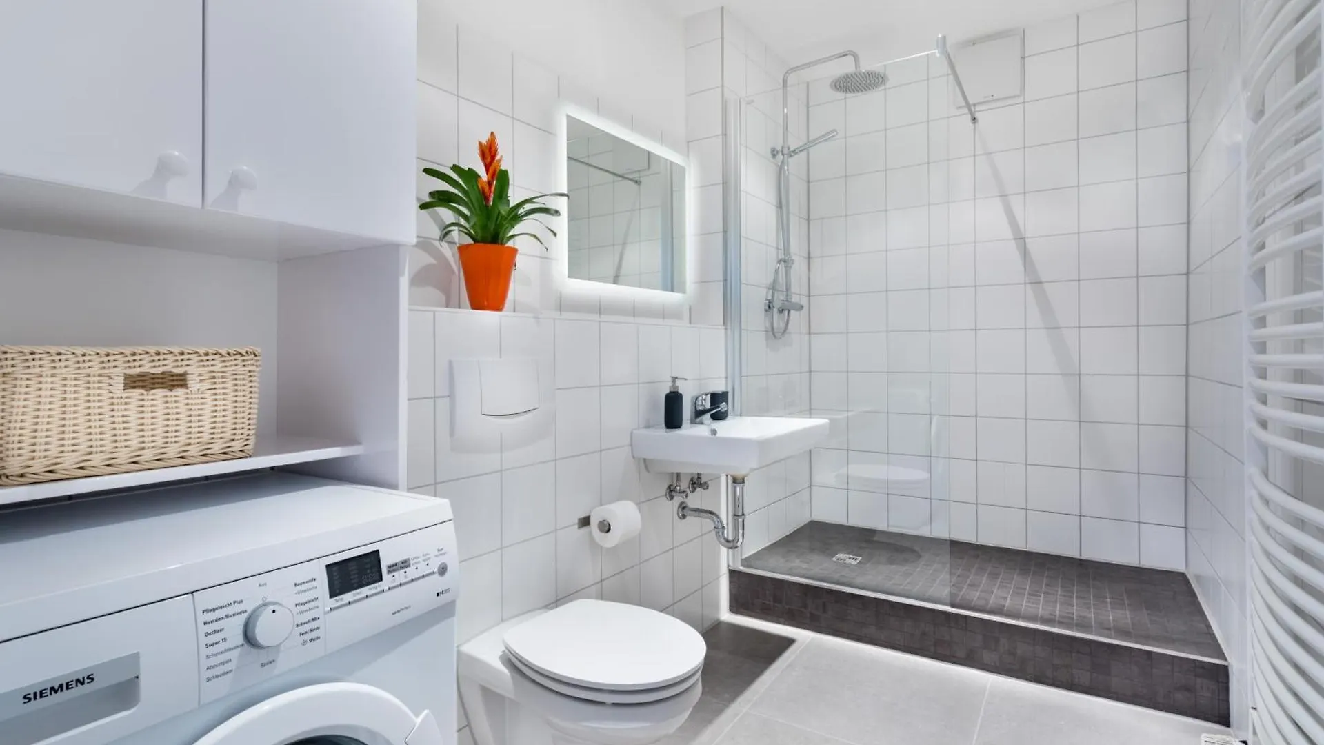 Thezion, Lovely 1 Bedroom Up To 3 Berlin